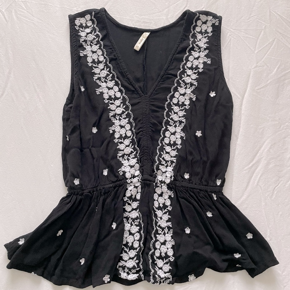 Nordstrom Black & White Embroidered Tank Top